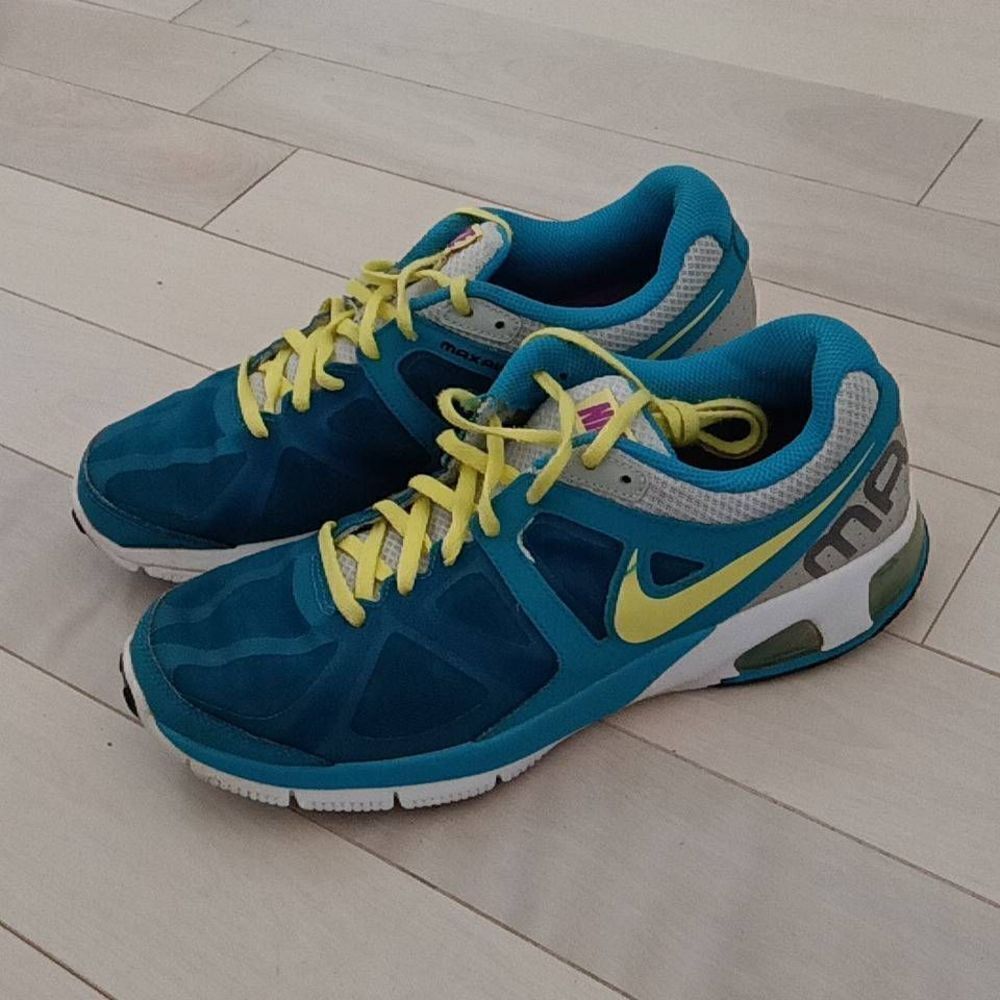 Nike Women's Air Max Run Lite 4 Running Sneaker Shoes  Turquoise/Yellow Size 10